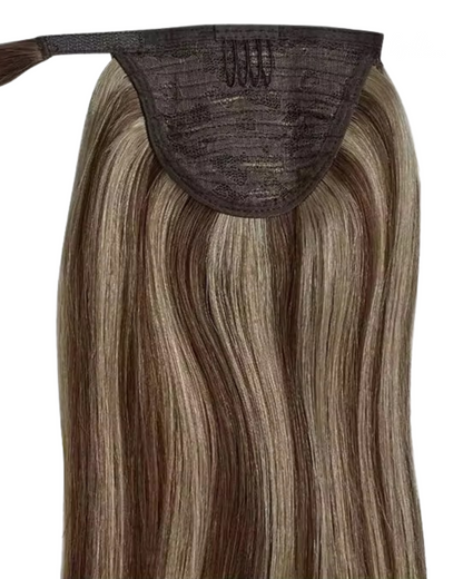 High/lowlight ponytail extension productfoto in blond/bruin mix