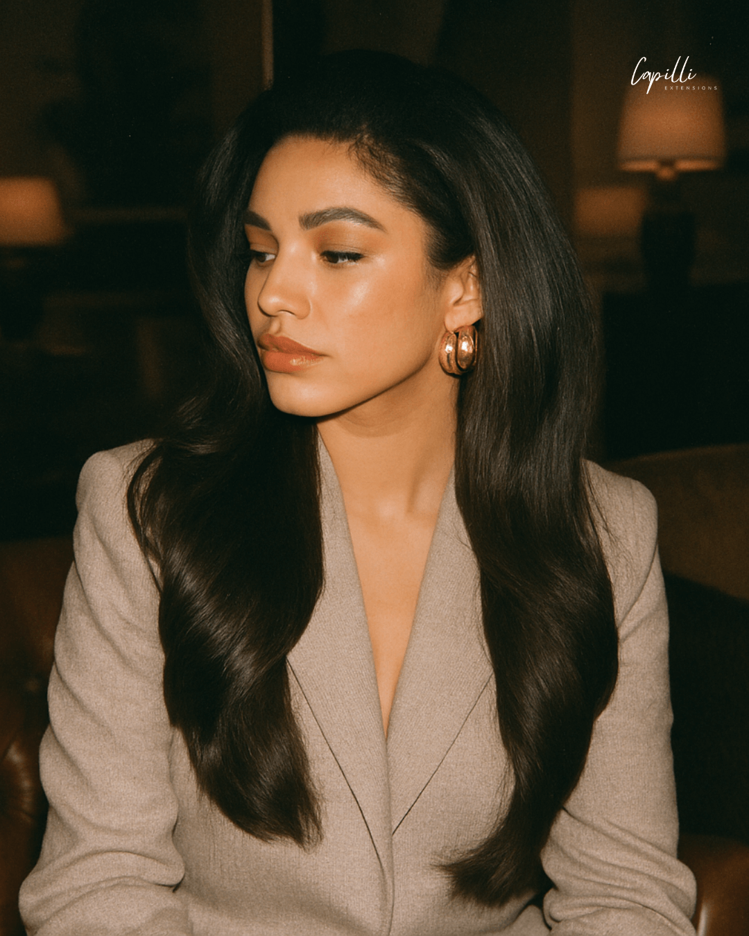 Model met invisible tape extensions voor een onzichtbare haarverlenging